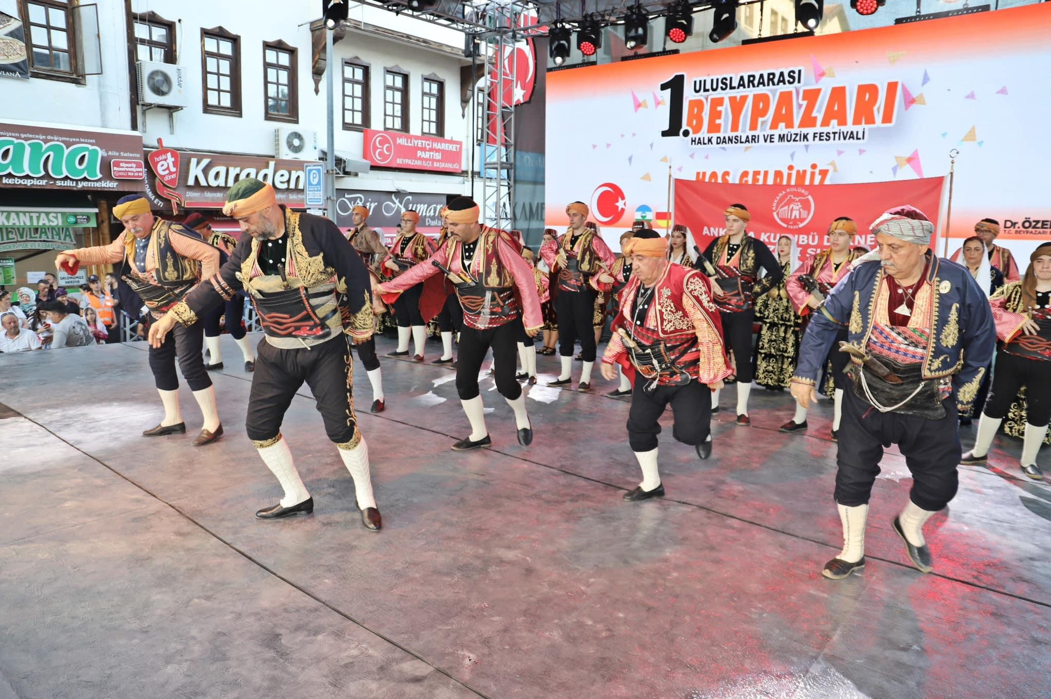 Seymen ve Bacıerenler Uluslararası Festivalde